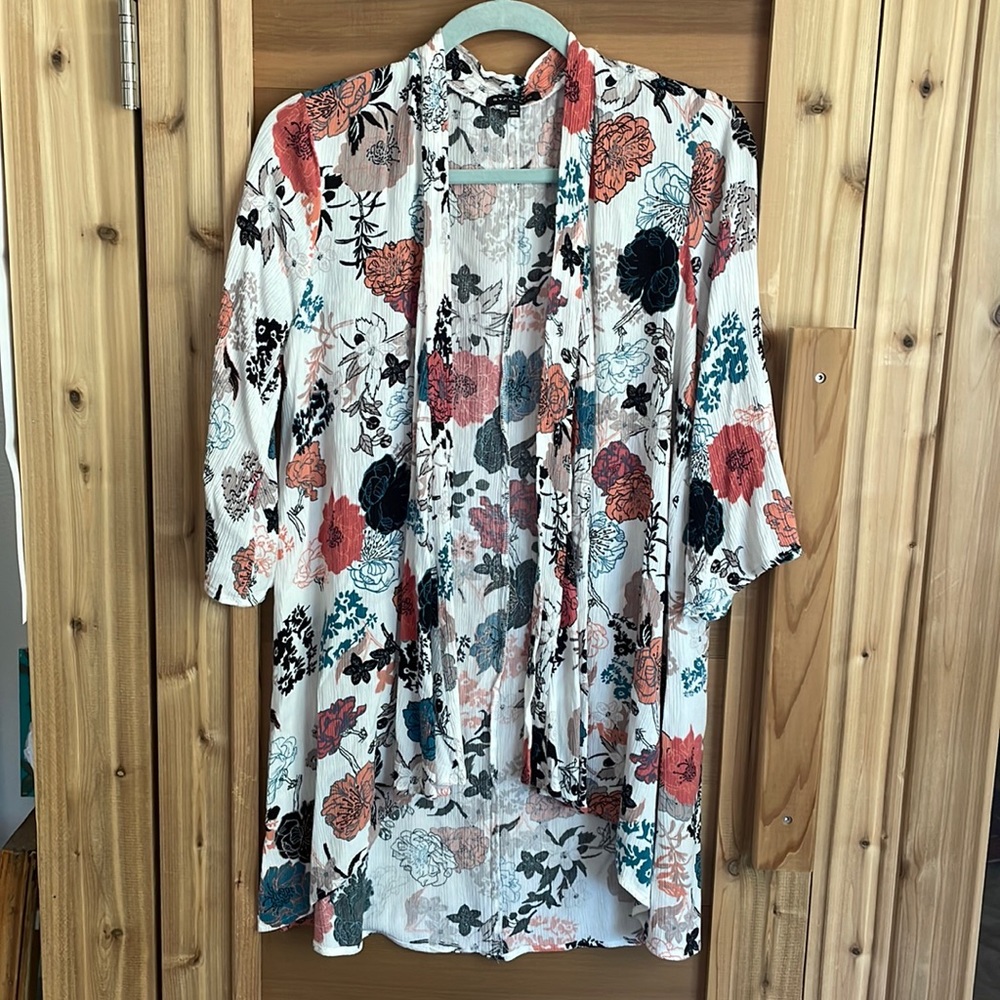 Staccato kimono, floral white, size small